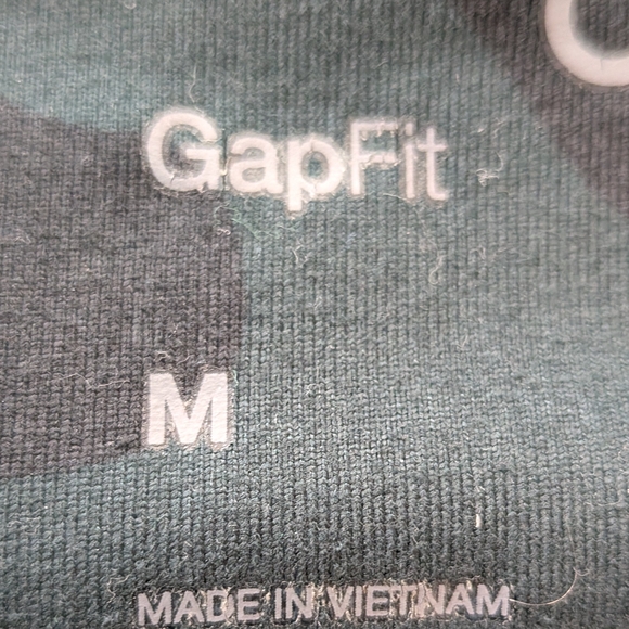 Women's Gap Fit Camouflage Sports Bra and Leggings Set, Size M - Picture 4 of 4